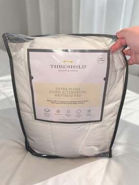 Extra Plush Down Alternative Waterproof Mattress Pad Twin/XL Twin White New